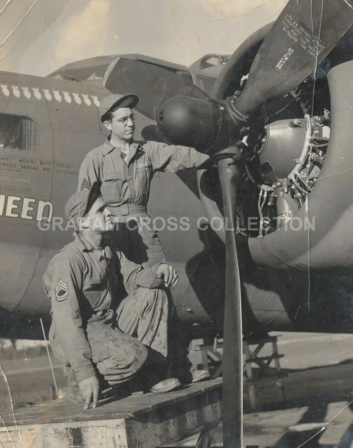 Propeller specialists from the 385th Bombardment Group at Great Ashfield